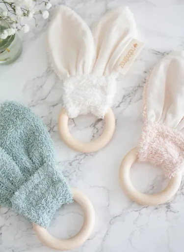 Nobodinoz Baby Beissring Häschen aqua