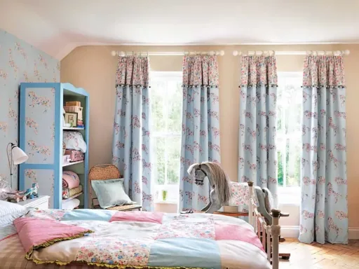 Little Sanderson Abracazoo Motivstoff Blumenwiese hellblau lila grün