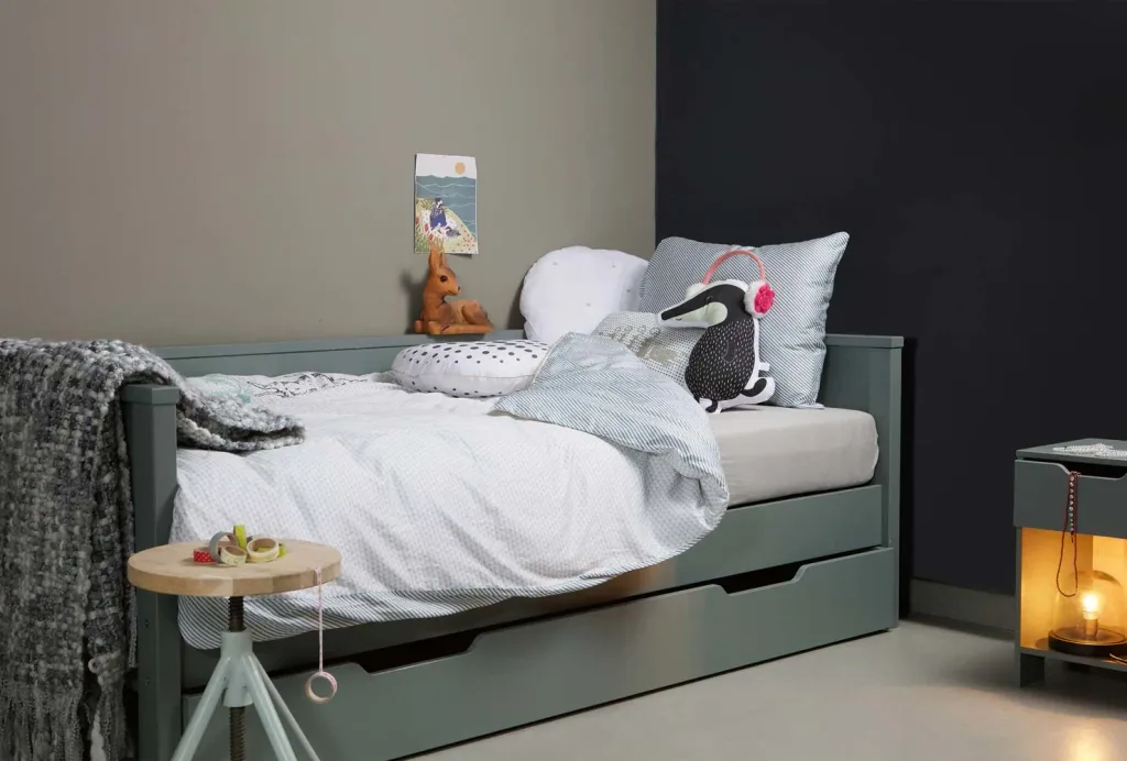 WOOOD - Sofabett Nikki, Kiefer, grün, 73x100x208 cm
