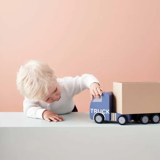 Kids Concept Spielzeug Laster Holz