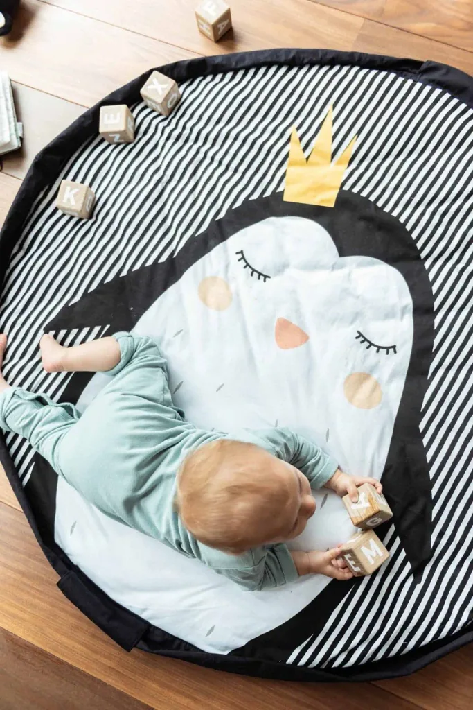 Play&Go Kinderteppich, Spielteppich, Spielmatte - Tasche, Farbe: Pinguin