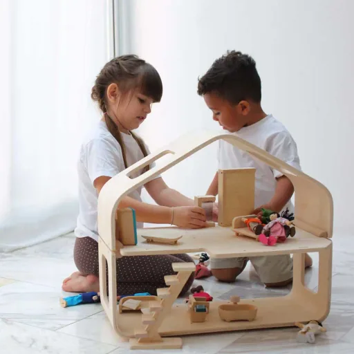 Plan Toys Modernes Puppenhaus möbliert Holz natur
