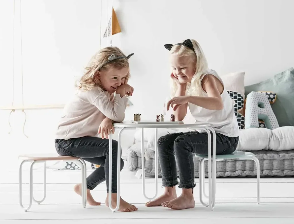 Kids Concept Kindertisch Linus grau