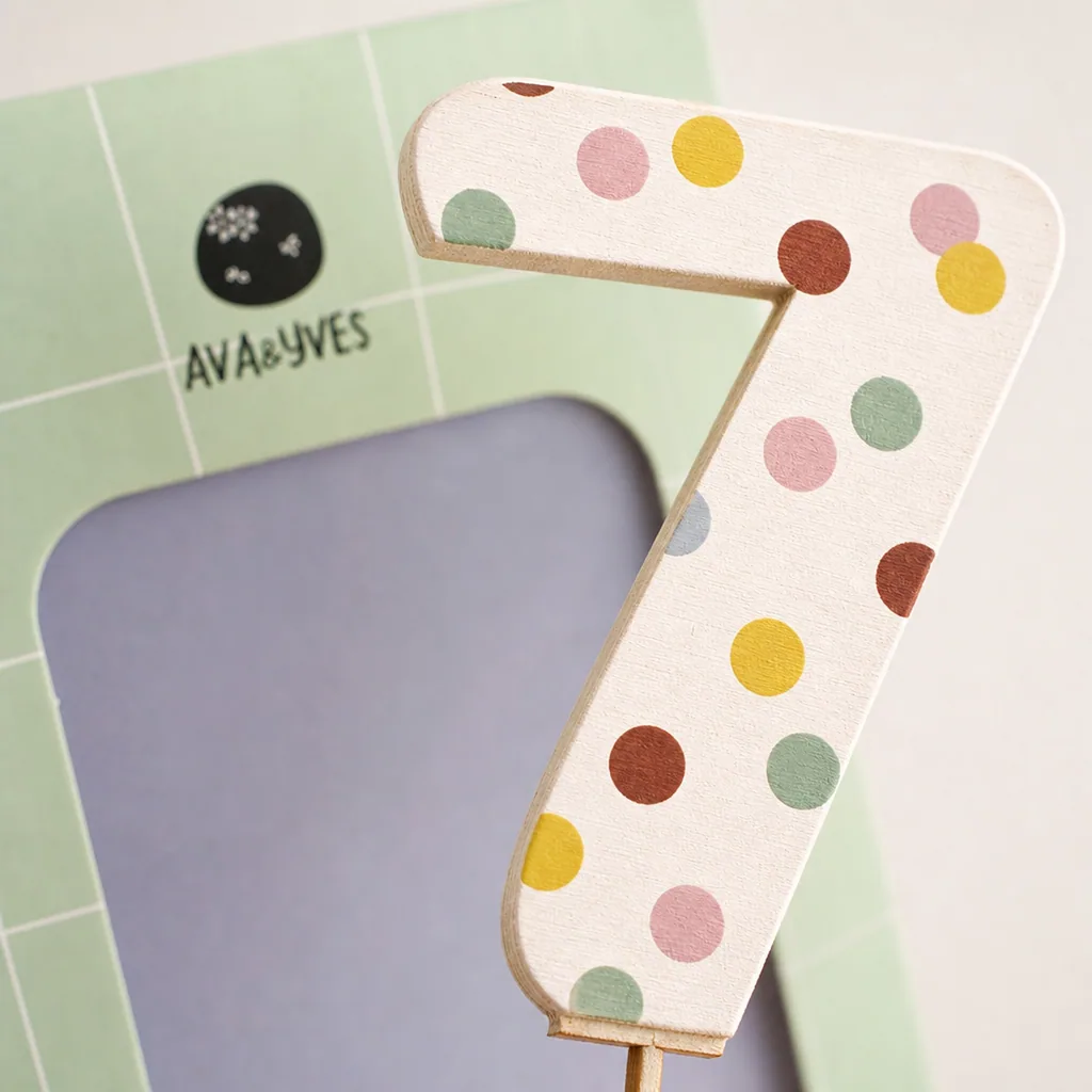 Ava & Yves Cake Topper Zahl "7"